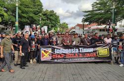 Datangi Kantor Gubernur DIY, Mahasiswa Indonesa Timur Dukung Penangkapan Ade Armando<