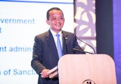  Di Depan Investor Singapura, Bahlil Pastikan Pemilu Tidak Ganggu Iklim Investasi 