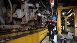 Sambut Libur Nataru 2024, PT KAI Bandung Siapkan Ratusan Kereta dan Lokomotif<