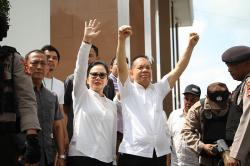Tampang Mantan Bupati Kapuas dan Istri Kompak Dipenjara karena Korupsi
