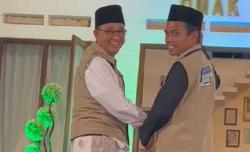 UAS Acungkan Jari Telunjuk saat Bertemu Anies Baswedan, Sinyal Dukungan? <