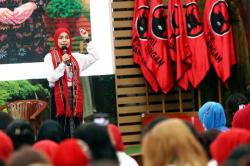 Atikoh Sebut Ganjar-Mahfud Peduli Kesehatan Mental, Bakal Hadirkan Psikolog di Sekolah