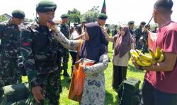 Momen Haru Warga Purbalingga Gebyur Air hingga Suapi Prajurit Tonting Yudha Wastu Pramuka Jaya 