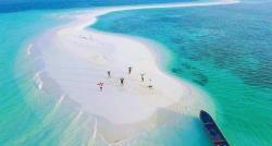 Surga Tersembunyi di Maluku, Unik Ada Hamparan Pasir di Tengah Laut seperti Ini Pemandangannya