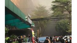 Kebakaran Rooftop Blok M Square, Pengunjung dan Pedagang Panik Berhamburan
