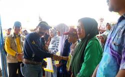 Beri Beasiswa, Pj Bupati Tanah Laut Harap Bantuan Dimanfaatkan dengan Baik