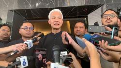 Ganjar Tak Masalah Debat Pilpres 2024 Pakai Podium: Ada Contekan Juga Boleh