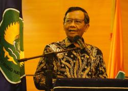 Di Hadapan Mahasiswa UBH, Mahfud MD Ajak Ikut Pemilu dan Hindari Politik Identitas