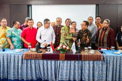 Mahfud MD Ditemani HT Silaturahmi dengan Ketua Persekutuan Gereja Indonesia