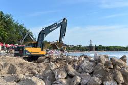 Penanganan Abrasi Pantai Kuta Bali