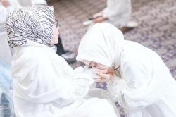 Hadits Surga di Bawah Telapak Kaki Ibu, Simak Penjelasannya