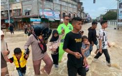 Banjir di Aceh Utara Meluas Rendam 12 Kecamatan, Jalur Aceh-Medan Lumpuh Total