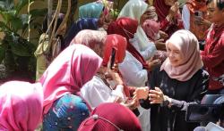 Siti Atikoh Berkunjung ke Yogyakarta dan Jawa Tengah, Disambut Meriah Emak-Emak Pengajian