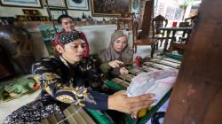 Atikoh Ganjar Sambangi Kecamatan Borobudur, Warga: Cantik, Ayu, Pinter, dan Ramah