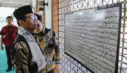 Mahfud MD Ziarah ke Makam Khatib Umar Jember, Kenang Kisah Cincin Gus Dur yang Hilang
