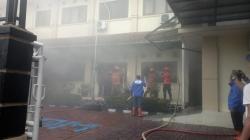 Ruang Bendahara Kantor BPKSDM Kota Bogor Terbakar, Satu Pegawai Sesak Napas