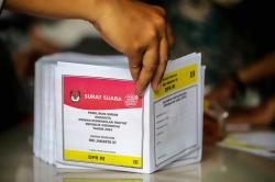 KPU Depok Kerahkan 300 Pekerja Lepas Lipat Surat Suara Pemilu, Segini Honornya
