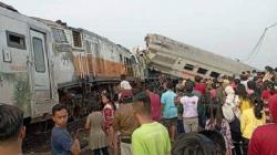 Tabrakan Kereta di Bandung, Penumpang Panik Sempat Kesulitan Buka Pintu Salah Satu Gerbong<
