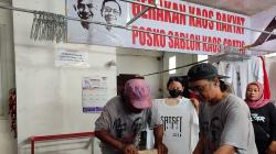 Warga Jogja Antusias Sablon Kaus Bergambar Ganjar-Mahfud