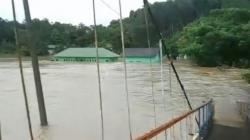 Banjir 2 Meter Rendam Muratara, Pos Koramil Nyaris Tenggelam Hanya Terlihat Atap<