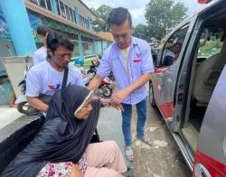 Caleg Partai Perindo Andre Sulistiono Bantu Operasi Mata Warga Rancaekek<
