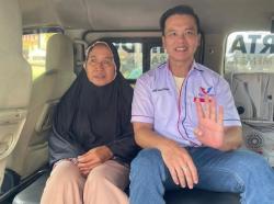 Dibantu Operasi Mata, Ibu di Rancaekek Doakan Caleg Perindo Andre Sulistiono Sukses<