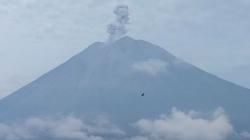 Gunung Semeru Erupsi, Tinggi Letusan Capai 1.000 Meter di Atas Puncak