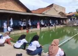 Serap Aspirasi, Caleg Perindo Rini Soraya Mancing Bareng Emak-Emak di Serang