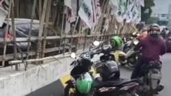 Buntut Kecelakaan Pasutri, Bendera-bendera Partai Membahayakan di Mampang Ditertibkan