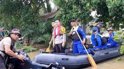 Polda Jambi Distribusikan 12.000 Paket Sembako ke Warga Terdampak Banjir