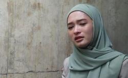 Inara Rusli Nangis, Virgoun Tega Polisikan Dirinya di Tengah Usaha Hidupi 3 Anak Seorang Diri 
