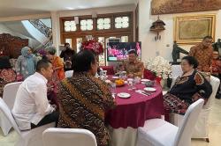 Rayakan Ultah ke-77 Megawati, HT Makan Bareng di Meja Bundar