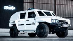 Mulai Dijual, Intip Komparasi Mobil Maung MV2 Buatan Prestige versus Pindad
