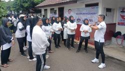 Caleg Perindo Diska Resha Dengar Keluhan Warga soal Sembako Mahal saat Keliling Jaksel