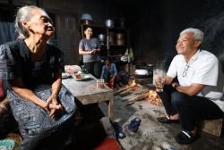 Menginap di Kulonprogo, Ganjar Didoakan Nenek 84 Tahun: Mugo Kasembadan Momong Rakyat