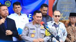 Kabaharkam Lepas 111 Personel Pengamanan TPS Luar Negeri: Jalankan Tugas dengan Baik