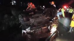 Mobil Ketua PCNU Jember Kecelakaan di Tol Solo-Ngawi, 1 Orang Tewas<