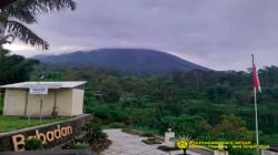 Gunung Merapi Luncurkan 10 Kali Guguran Lava ke Kali Bebeng  