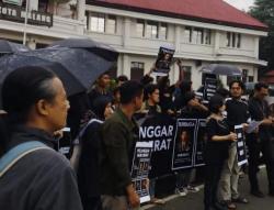 Koalisi Masyarakat Sipil Malang Gelar Aksi Kecam Penyimpangan di Era Pemerintahan Jokowi