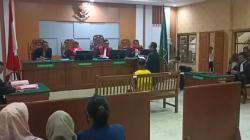 Sidang Kasus Lansia Dituduh Curi Ayam Kades di Bojonegoro Dipenuhi Mahasiswa