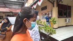 Perempuan di Kendal Teror 400 Orderan Fiktif ke Mantan Tunangan, Ada Motor hingga Sedot WC<