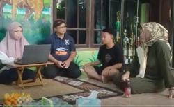 Jadi Pemilih Pemula, Kakak-Adik Bernama Dot Com di Gresik Ajak Milenial Tak Golput