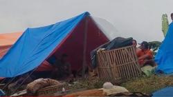 Nasib Pengungsi Korban Banjir Demak, Makan Hanya Sekali Tidur di Terpal Usang