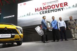 Dukung Kemajuan Pendidikan di Indonesia, MMKSI Donasikan 5 Mobil Mitsubishi untuk 5 SMK 