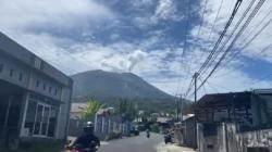 Gunung Gamalama di Ternate Erupsi, Semburkan Abu Vulkanis Setinggi 500 Meter