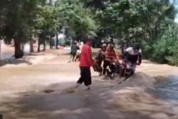 Banjir Luapan Pemali Meluas Rendam 7 Kecamatan, Jalur Brebes-Jatibarang Lumpuh