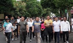 Ribuan Masyarakat Jembrana Ikuti Jalan Santai HUT Kepemimpinan Tamba-Ipat