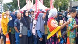 Pasar Murah Pemkab Bangka Barat Diserbu Warga, Rela Antre dari Pagi