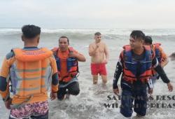 Turis Slovakia Digulung Ombak saat Nekat Berenang di Area Palung Parangtritis<