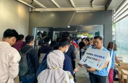 Puluhan Ribu Produk Anti Bau Badan Dibagikan Gratis di 5 Stasiun KRL
